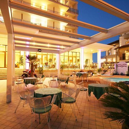 Hotel Excelsior Cattolica Exterior foto